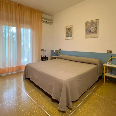 Hotel Myriam 3*